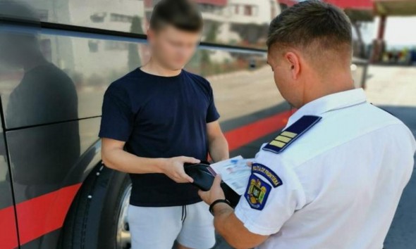 FOTO // Un tânăr și-a cumpărat cu 300 de euro 2 acte false și s-a pornit în Spania. Nu a ajuns departe
